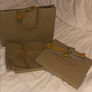 Perfect to wrapping up a scarf...